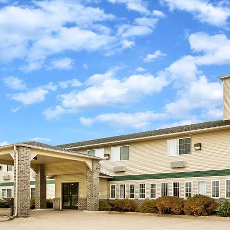 Super 8 by Wyndham Neillsville WI Eksteriør billede