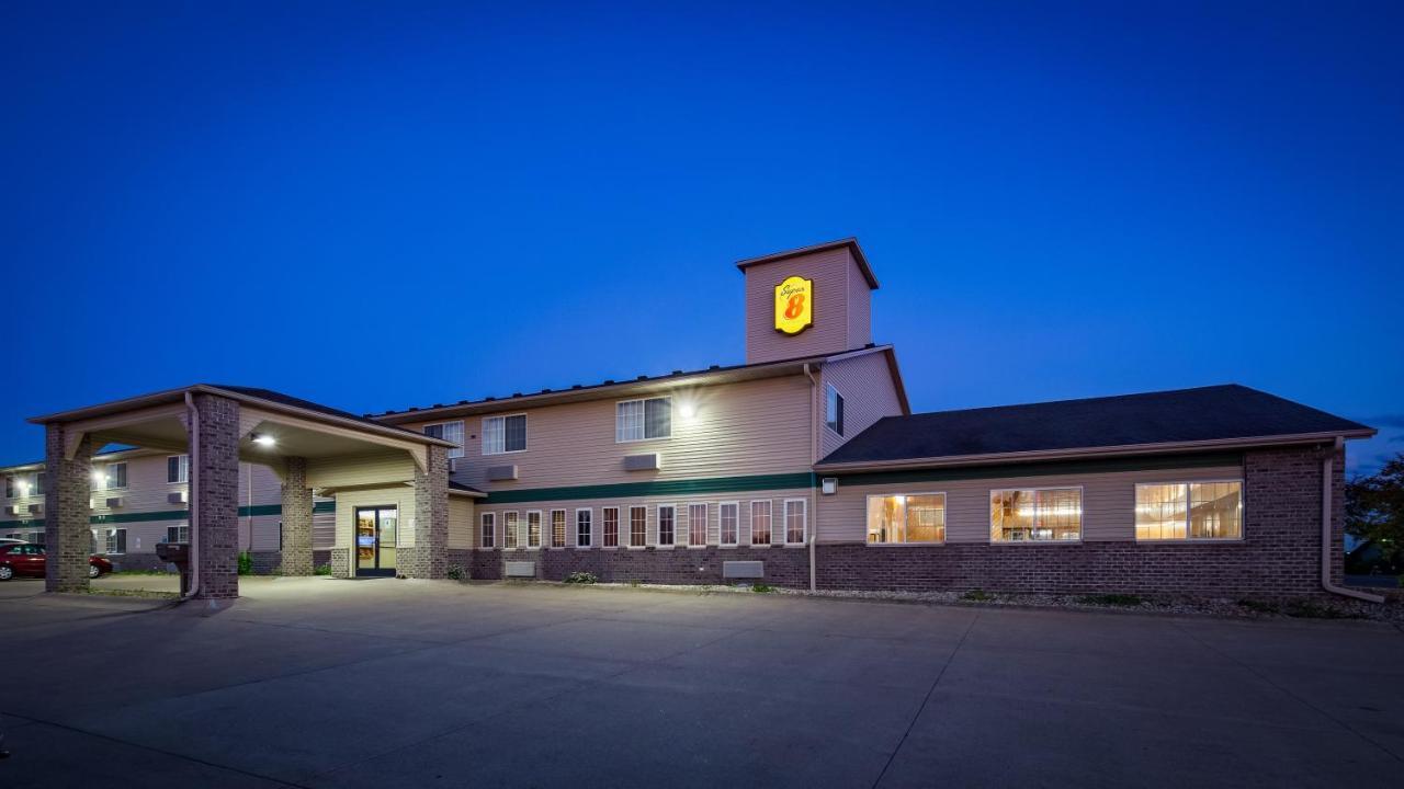 Super 8 by Wyndham Neillsville WI Eksteriør billede