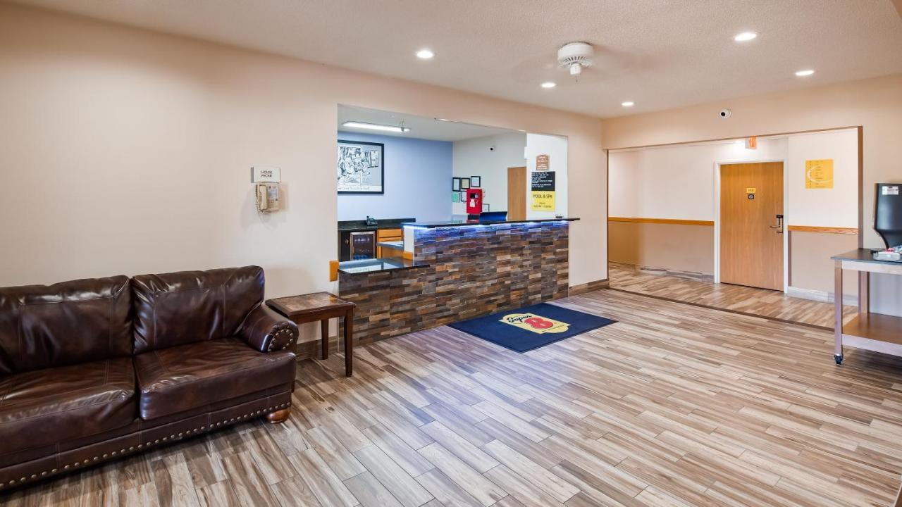Super 8 by Wyndham Neillsville WI Eksteriør billede