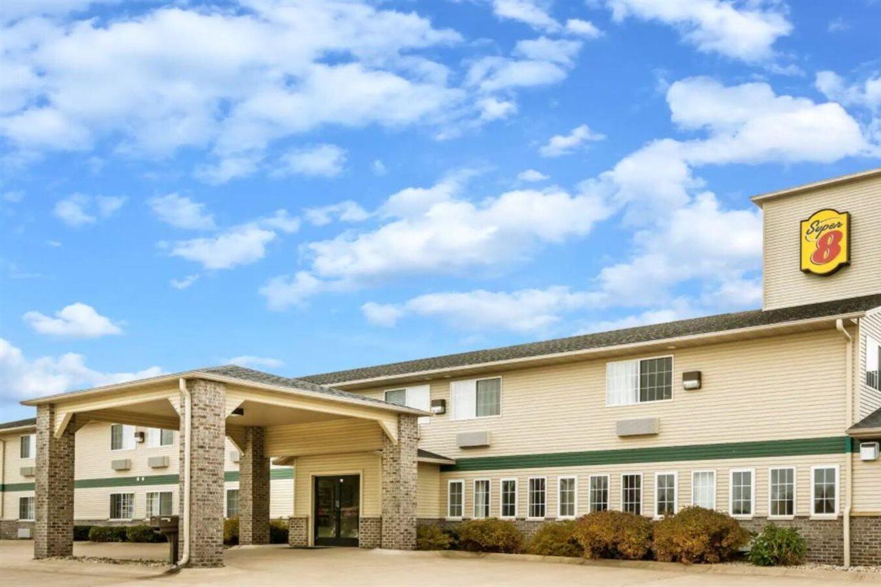 Super 8 by Wyndham Neillsville WI Eksteriør billede