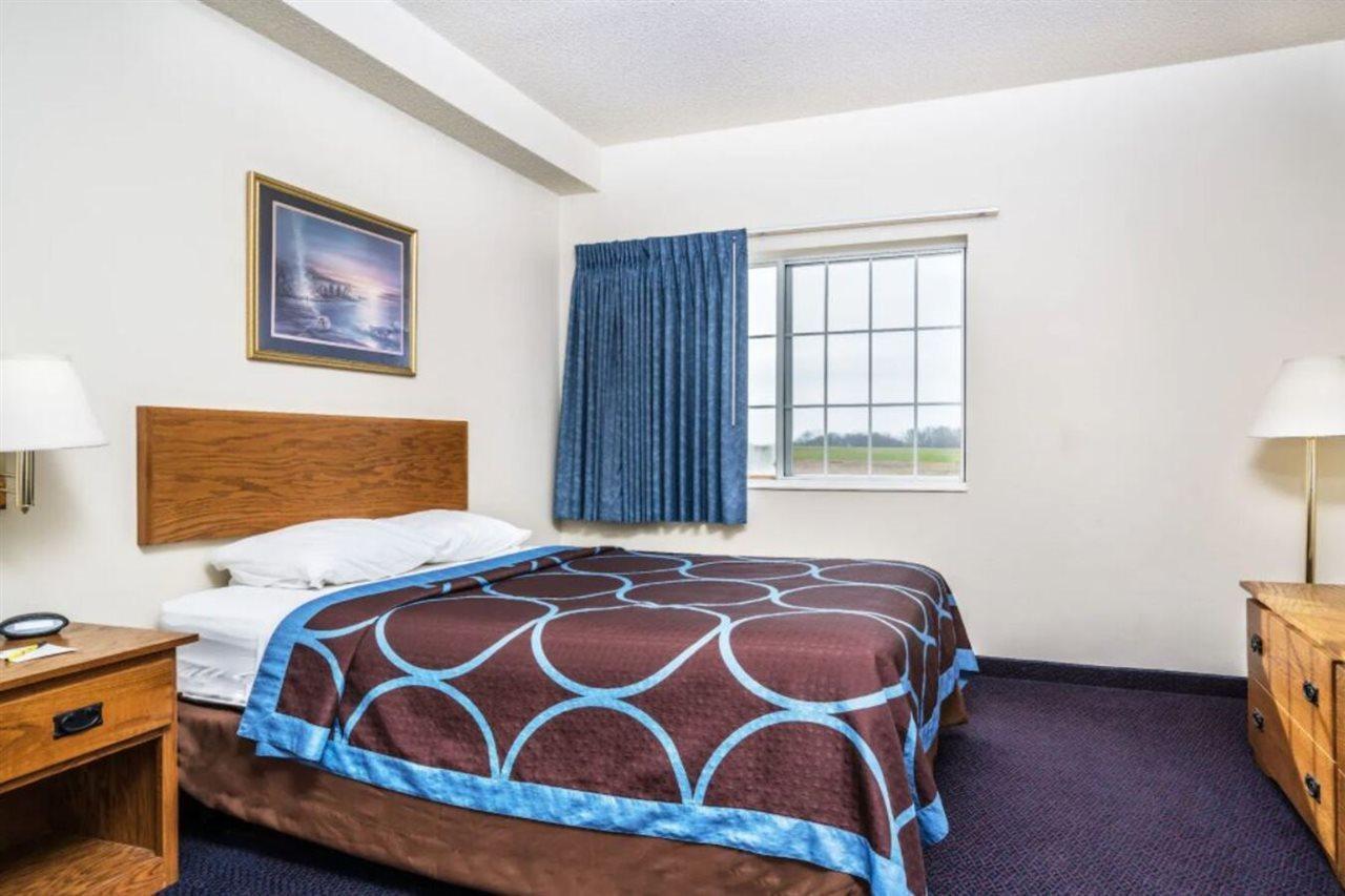 Super 8 by Wyndham Neillsville WI Eksteriør billede