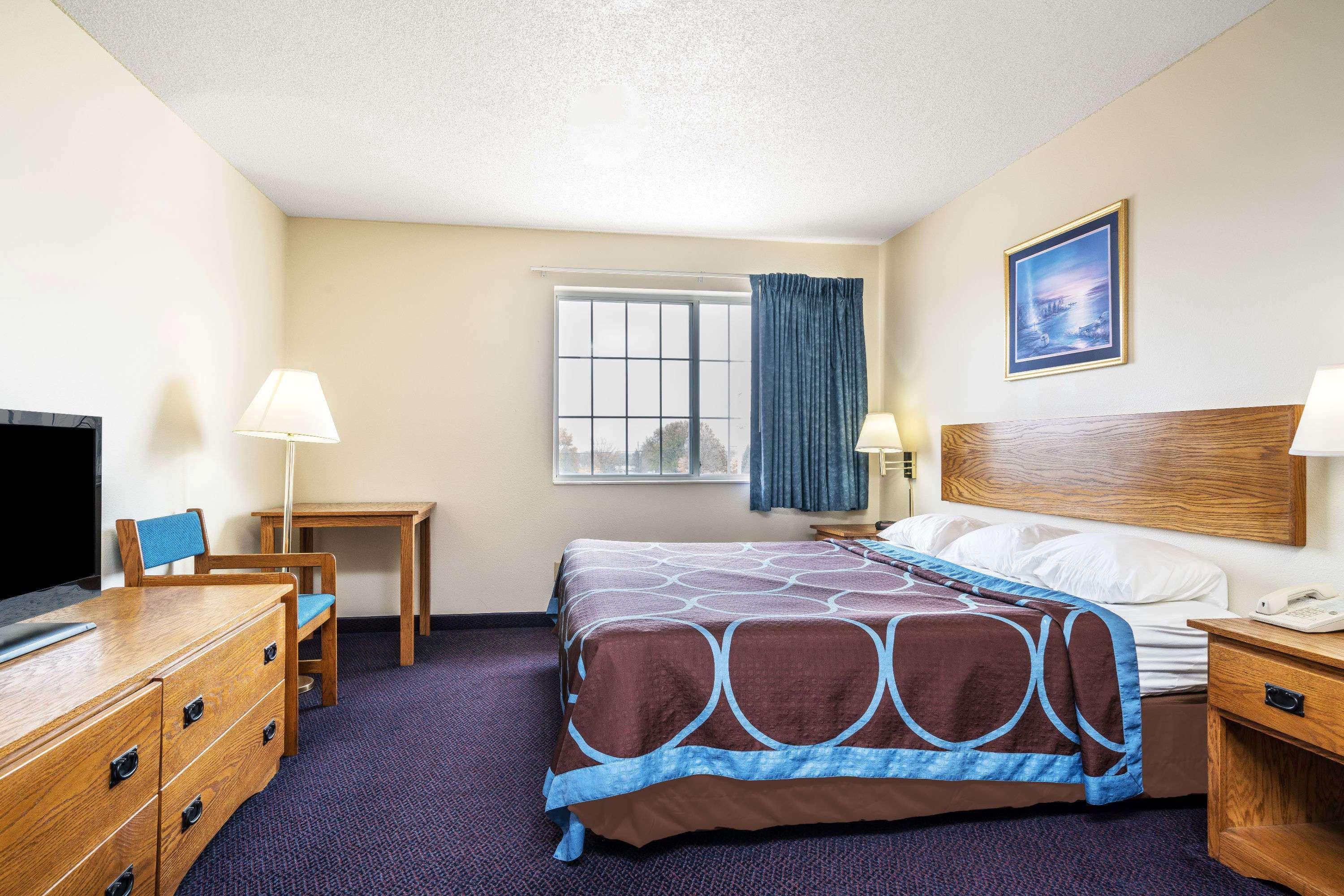 Super 8 by Wyndham Neillsville WI Eksteriør billede